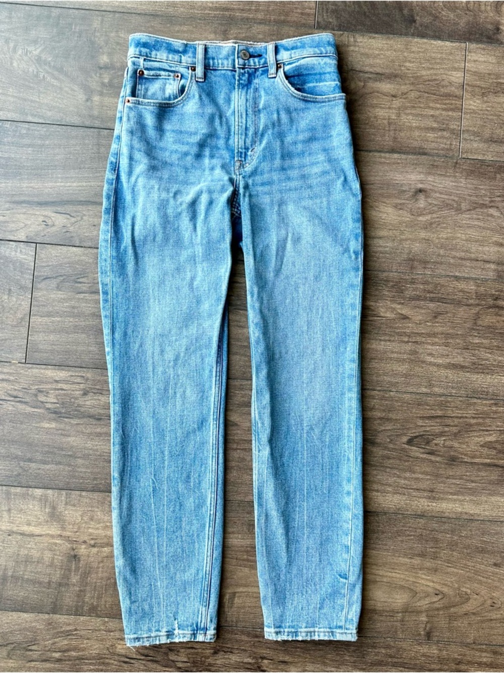 Abercrombie & Fitch The Mom High Rise Jeans - Light Wash - Women's Size 25 / 0